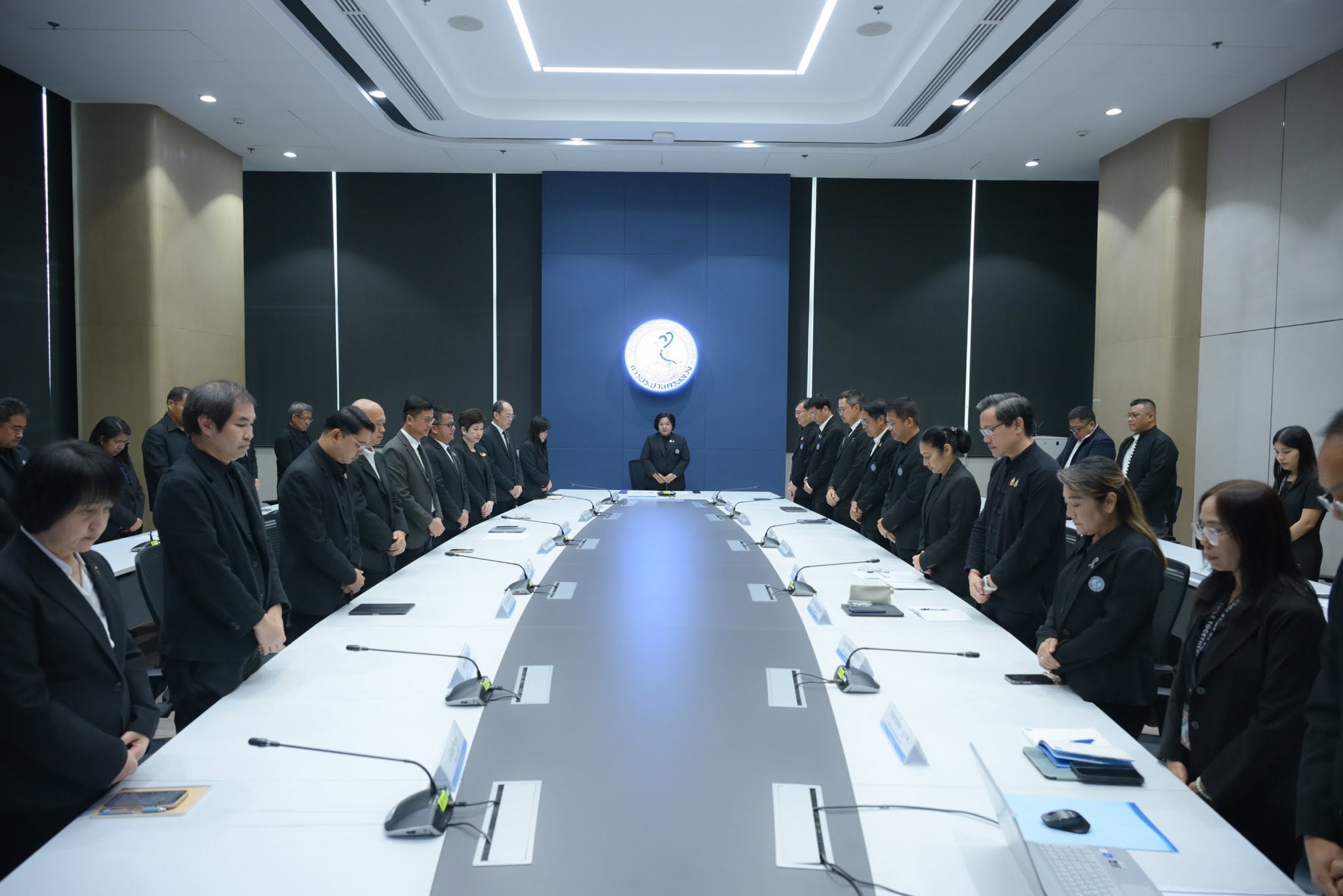 ผู้บริหาร กปน. ร่วมยืนสงบนิ่งถวายความอาลัยสมเด็จพระเจ้าลูกเธอ เจ้าฟ้าพัชรกิติยาภา นเรนทิราเทพยวดี กรมหลวงราชสาริณีสิริพัชร มหาวัชรราชธิดา